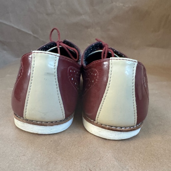 VTG Dr Martens Benita Burgundy, Cream and Black Wingtip Brogue Laced Flats. 6 - Picture 4 of 9